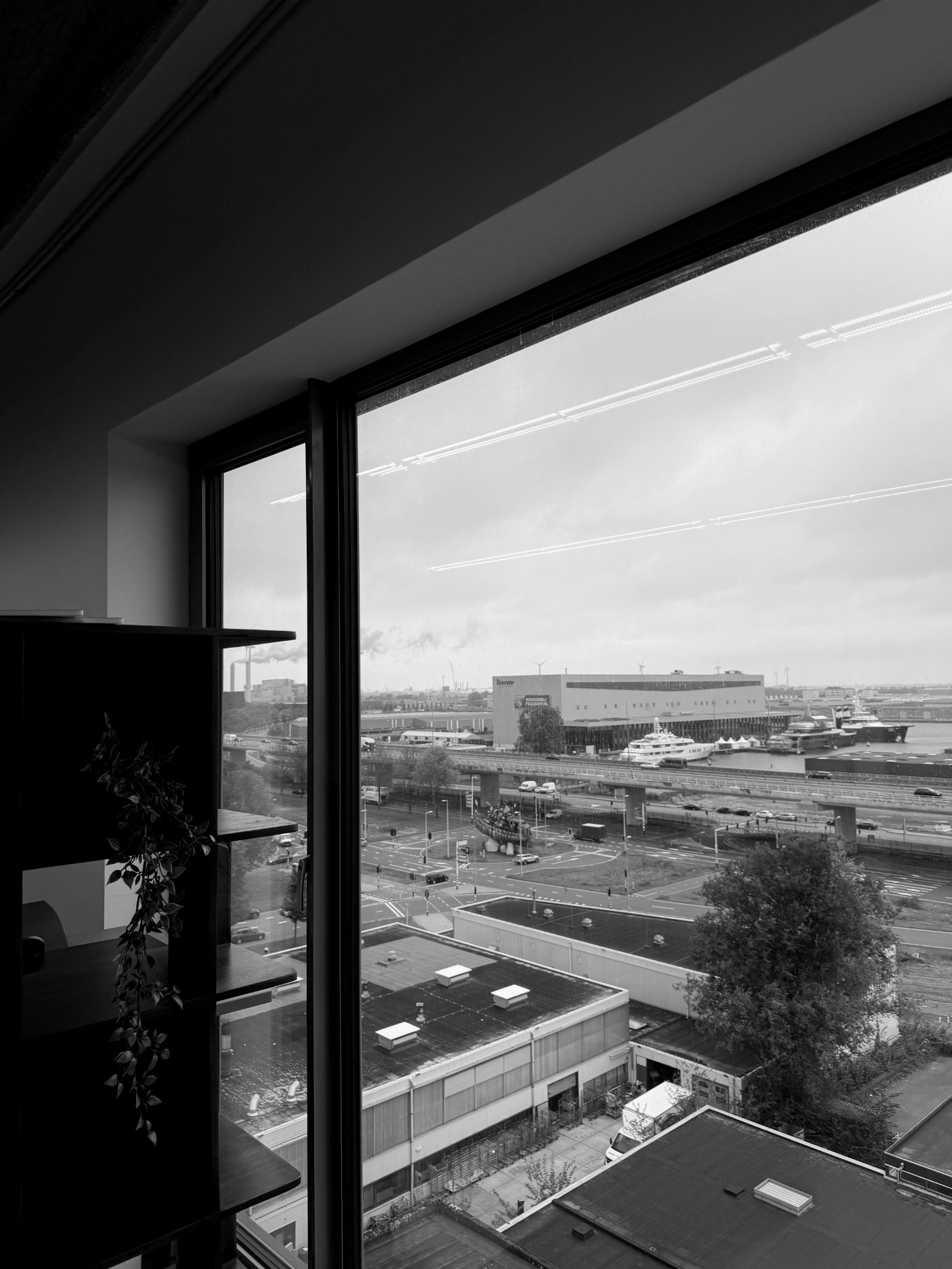 Een bureau in de studio